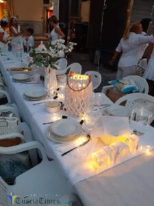 white dinner piazza san carluccio (3)