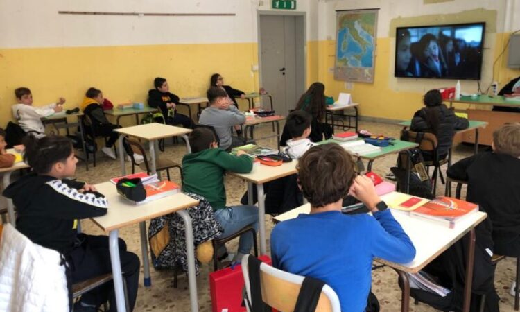 Gli studenti dell'Istituto Comprensivo Oriani-Guarino di Napoli seguono La  Via della Felicità - TusciaTimes.eu (.it)